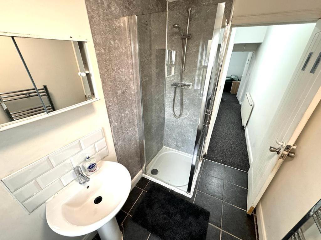 Three Rose Manor At Warwick Road Near Birmingham Airport Hotel ภายนอก รูปภาพ